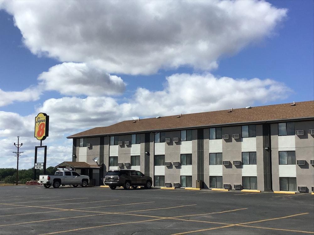 Super 8 By Wyndham Miles City Exterior foto