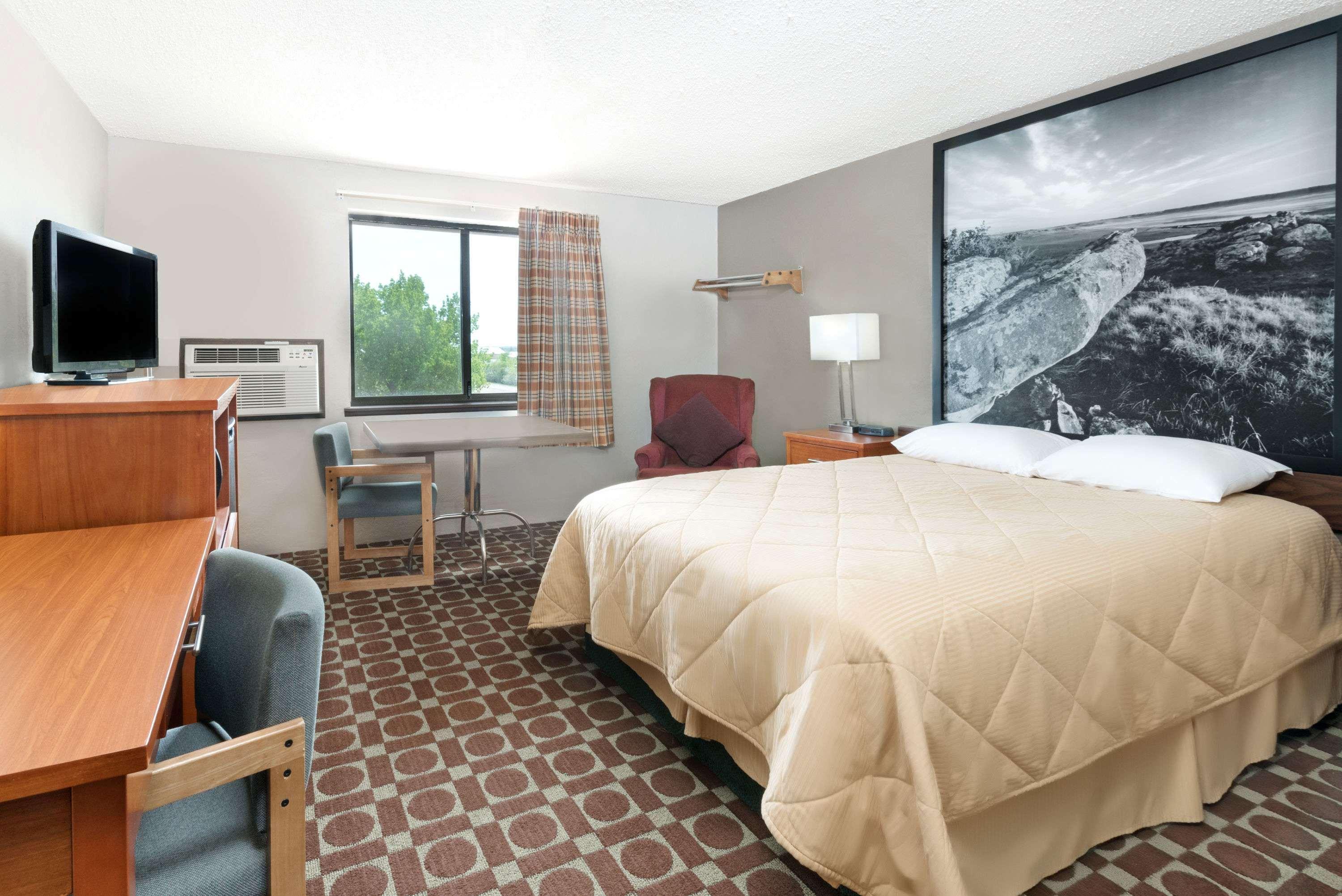 Super 8 By Wyndham Miles City Exterior foto